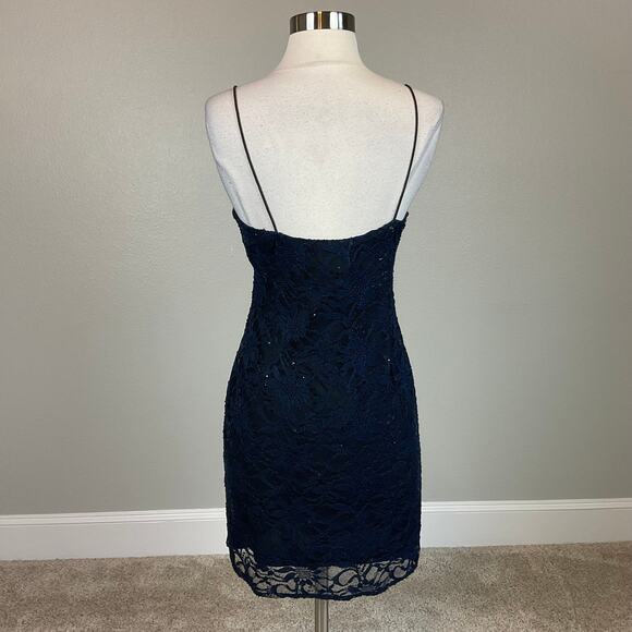 Blue Sequined Lace Cocktail Dress Size 6 Sleeveless V-Neck Mini Sheath by AQUA - Picture 2 of 10